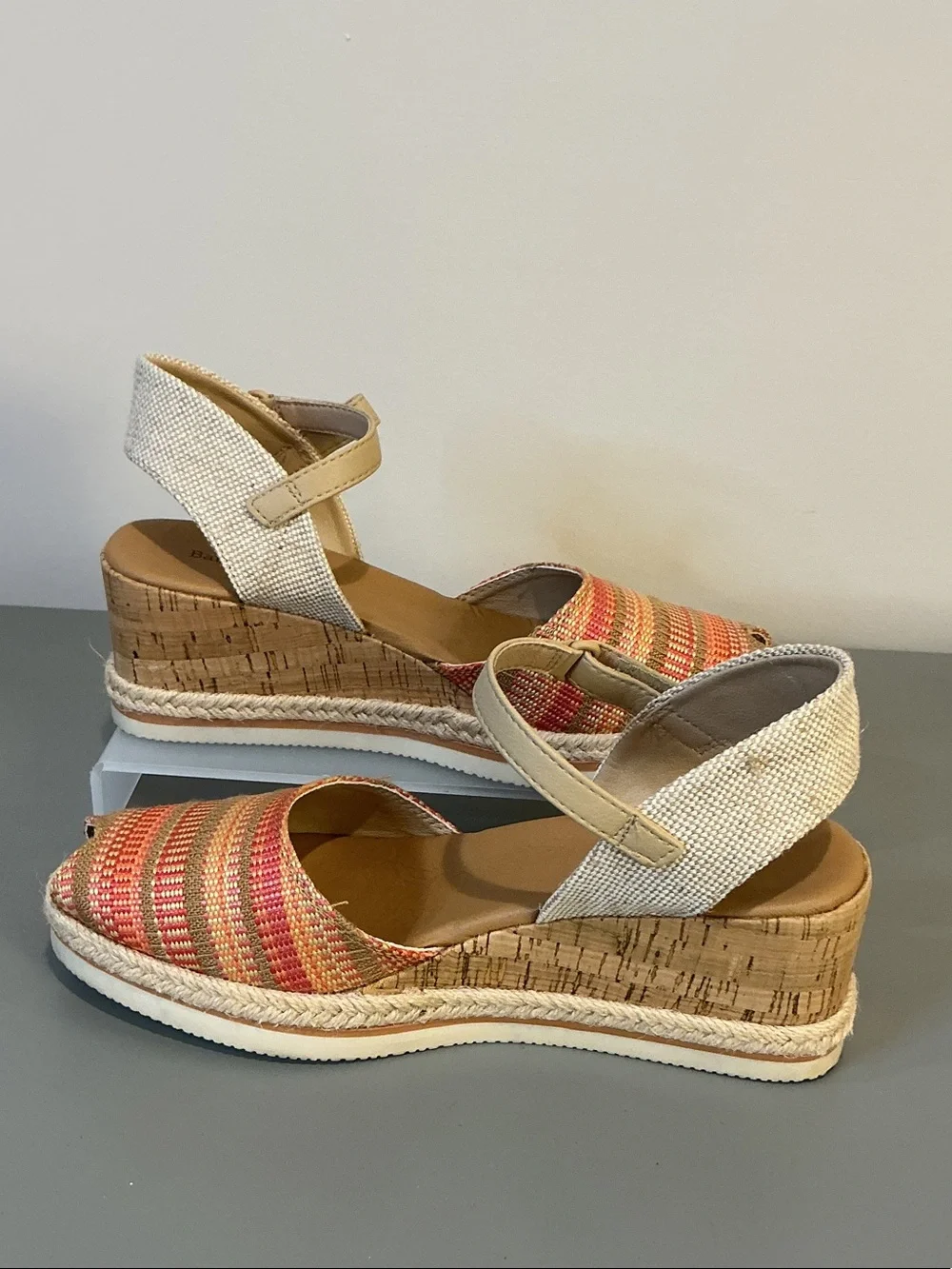 BareTraps Acadia Coral and Tan Wedge Espadrilles, size 7.5